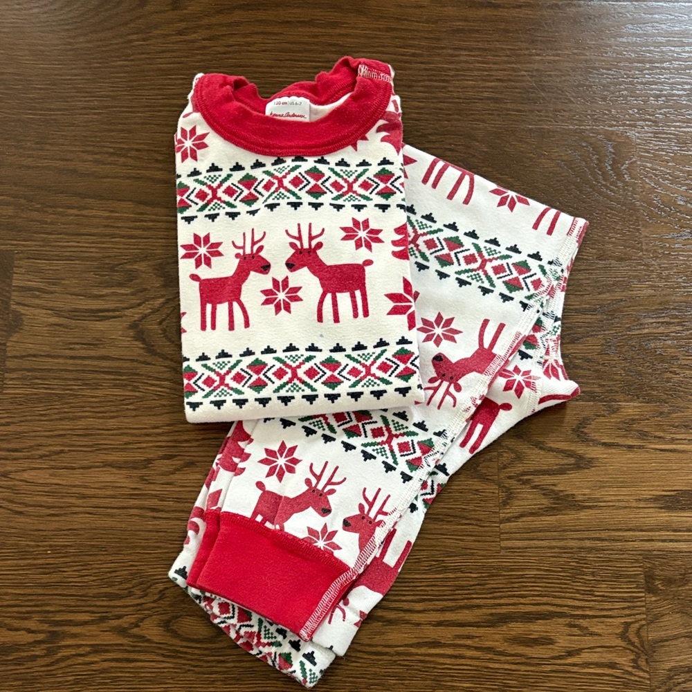 Holiday Pajamas Set (size 120/US 6-7)